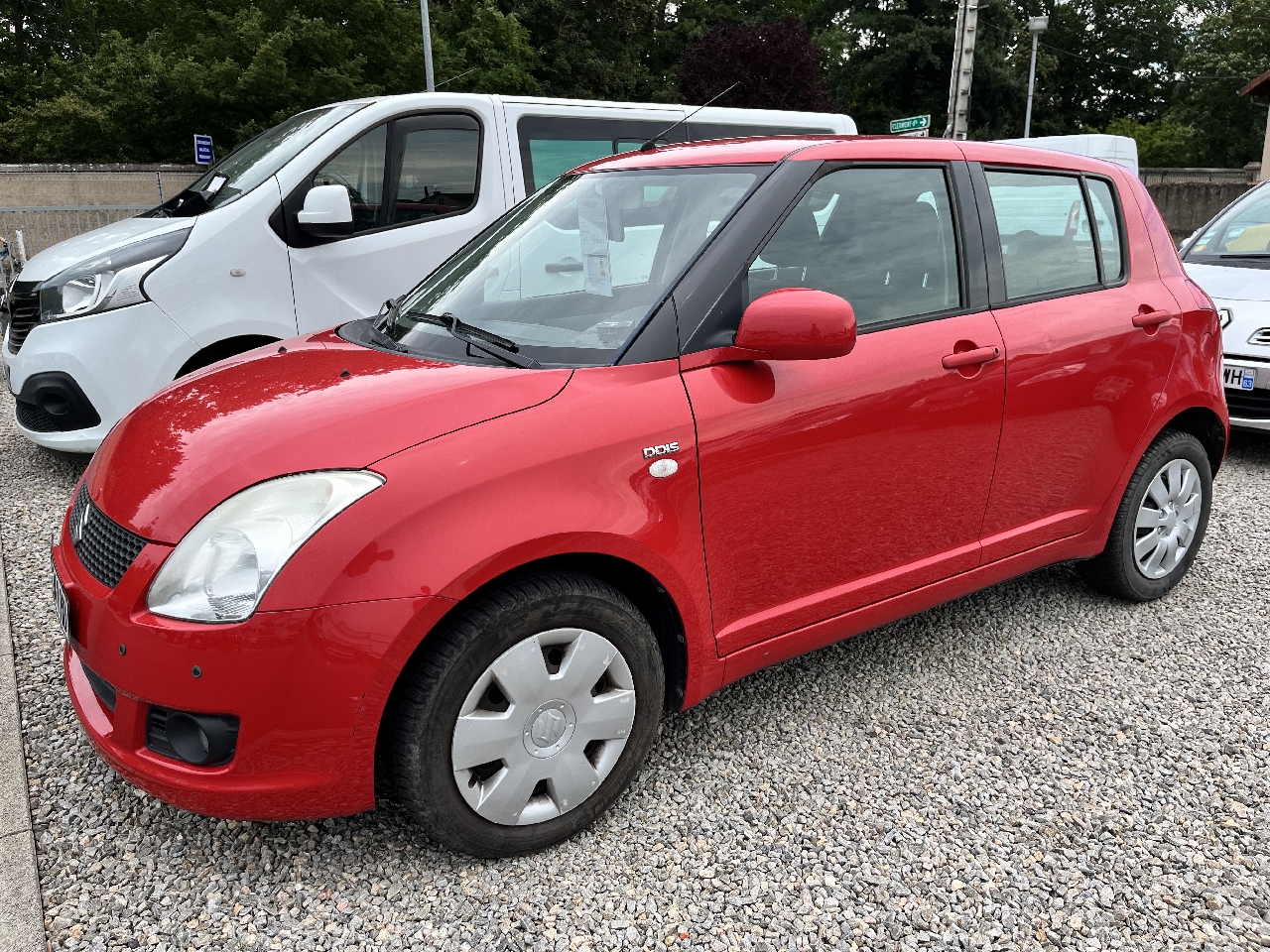 SUZUKI SWIFT