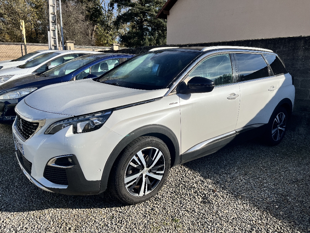 PEUGEOT 5008